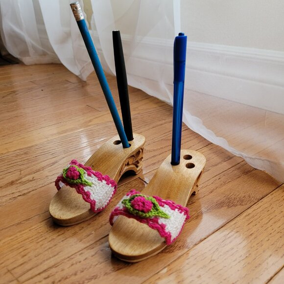 Pen Pencil Holder Set of Crochet Heel Tiki Carved Wood Crochet Knit Wedge - Picture 7 of 10
